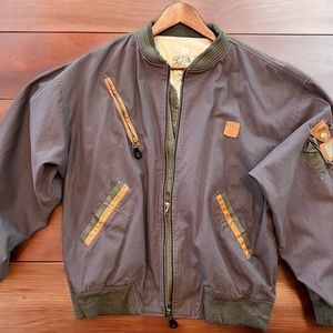 Sleek and Stylish Vintage Jacket - Perfect for Any Occasion!